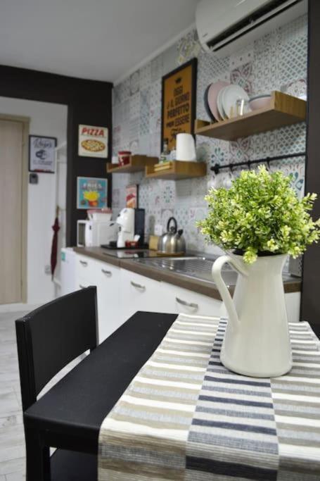 Casa Mya - Studio Flat Napoli Bagian luar foto