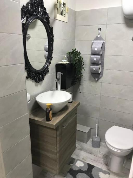 Casa Mya - Studio Flat Napoli Bagian luar foto