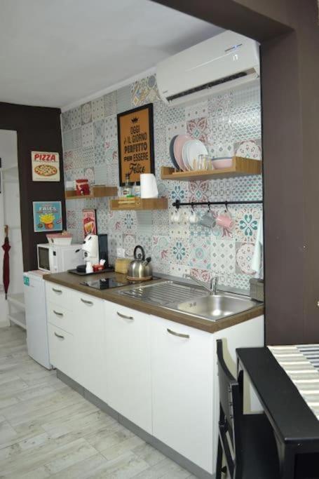 Casa Mya - Studio Flat Napoli Bagian luar foto
