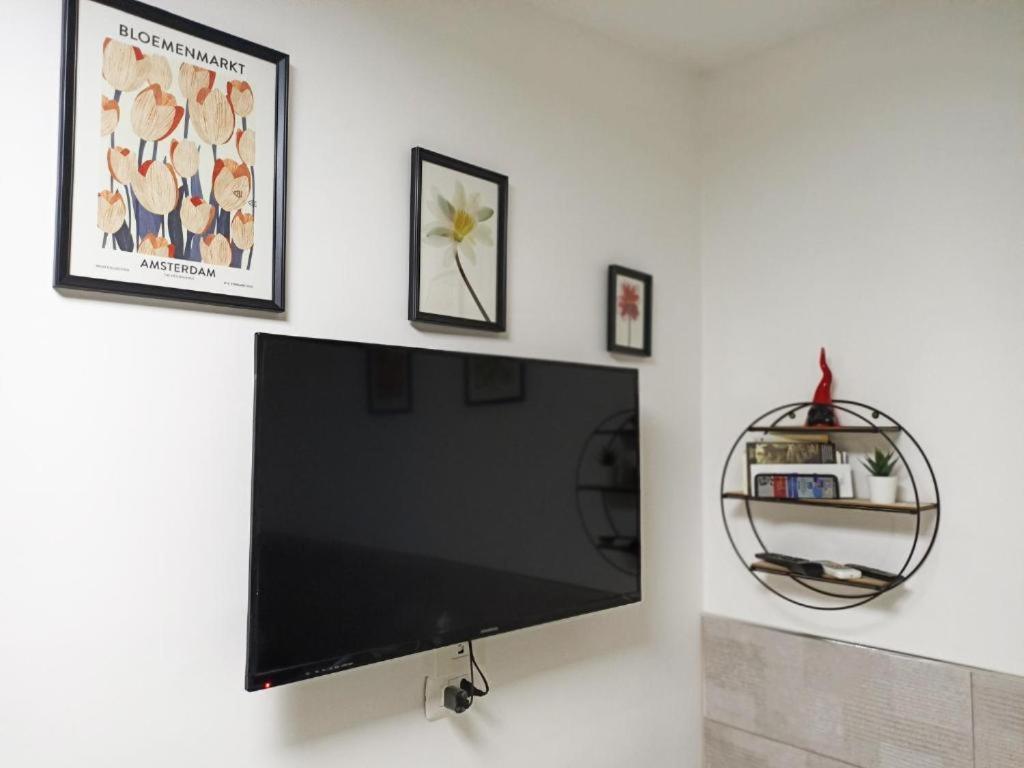 Casa Mya - Studio Flat Napoli Bagian luar foto
