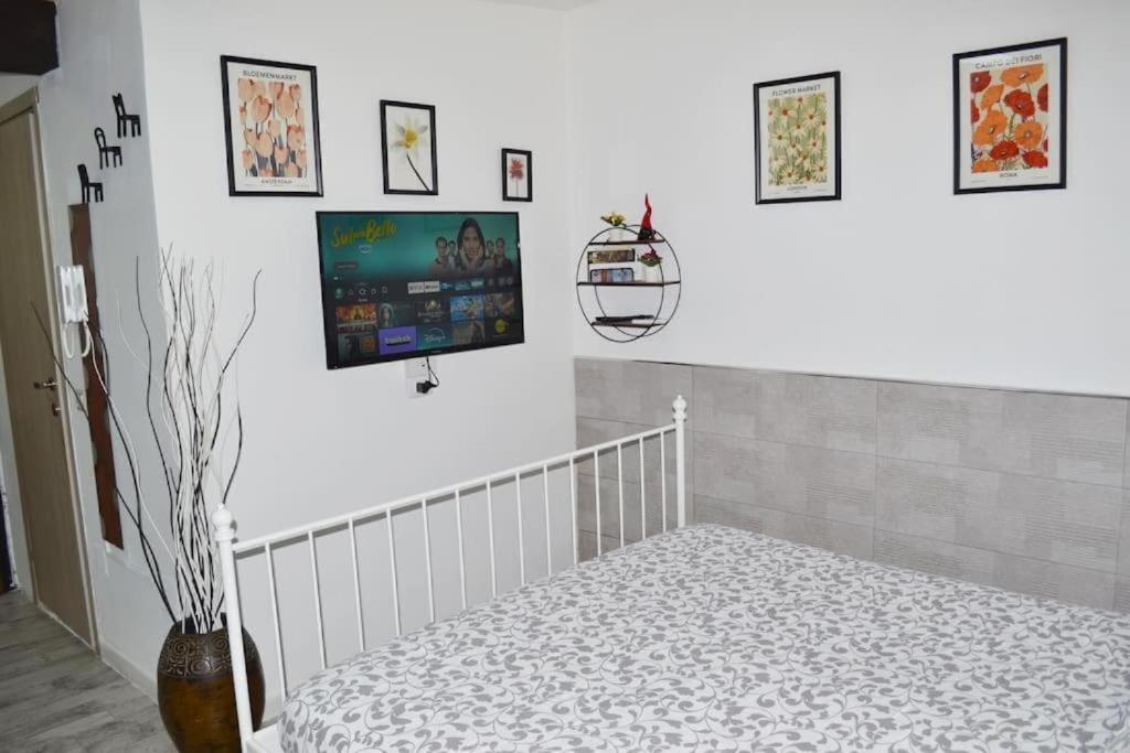Casa Mya - Studio Flat Napoli Bagian luar foto